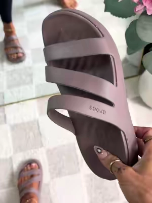 One of @Crocs most comfortable sandals #crocs #crocssandals #comfortablesandals #sandals #dealsforyoudays 