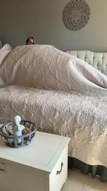 This quilt set adds so much charm to my bedroom 🤍 @whale flotilla #quilt #summerwins #dealsforyoudays #SummerVibes #bedroommakeover 