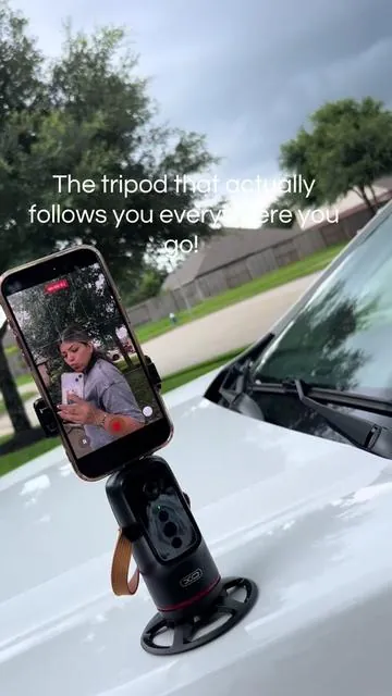 Auto Face tracking tripod that will follow you while you move! #tripod#automatic#facetrackingtripod #contentcreator #tiktokshop 