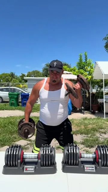 🔥 Transforma tu casa en un gimnasio completo con las Bearbro Adjustable Dumbbells. Ajusta el peso en solo 1 segundo, disfruta de un agarre antideslizante y entrena todo tu cuerpo sin ocupar espacio. Perfectas para hombres y mujeres que buscan fuerza, resistencia y resultados desde casa. 💪🏋️‍♂️ Las Bearbro ofrecen hasta 5 niveles de peso en un solo equipo, ideal para cualquier nivel de entrenamiento. #Dealsforyoudays #fathersday #summerwins #Bearbro 55lb/80lb Adjustable D #AdjustableDumbbells