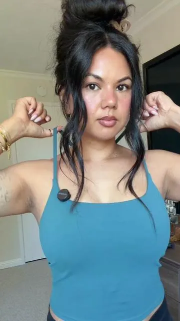 5’5 140lbs 34DD wearing medium  #strappytank#workouttank#athleisure#tank#dealsforyoudays 