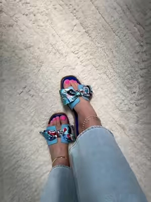 standing ovation for steve maddens 🩵 #stevemadden #sandals #tiktokshopcreatorpicks 