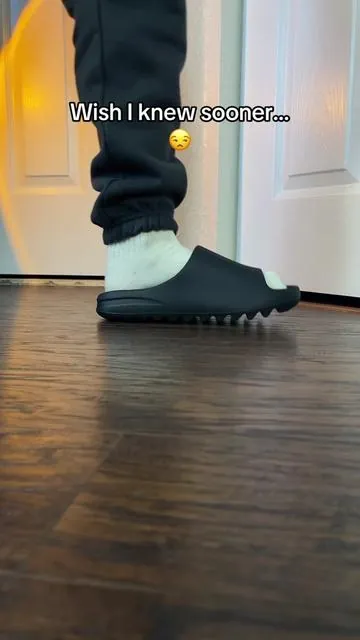 It’s recommended to go up a size #dealsforyoudays #yeezyslides #slides #shoes #yzyslides 