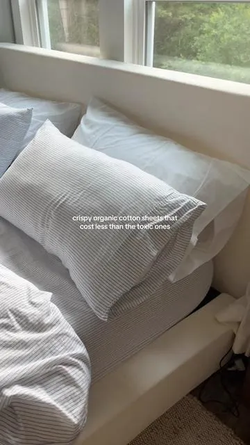 Because sleeping in plastic is 🤢 #organiccotton #sheets #bed #bedding #dealsforyoudays 