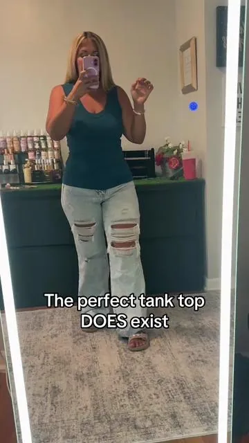 #tanktop #sleevelesstop #dealsforyoudays #tiktokshopfinds #summervibes 