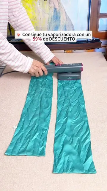 ¡Deja de usar la secadora para quitar las arrugas! Esta vaporera portátil calienta en 5 segundos sin dejar molestas manchas de agua en tu ropa. 👇✨#viral#Summervibes#ironing #steamer #DealsForYouDays