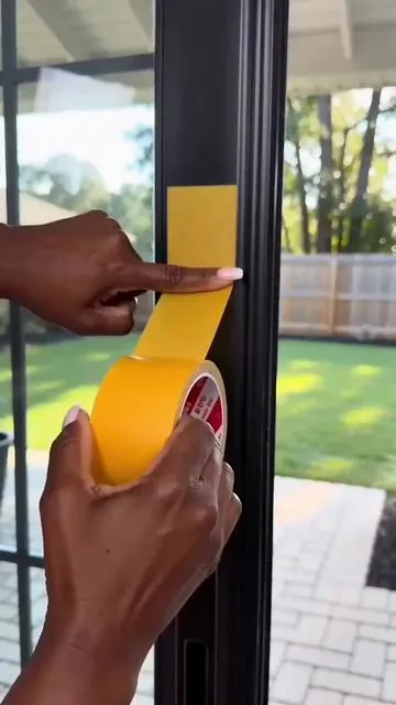 Super sticky grid tape, no residue & strong holding power #LifeHacks #HomeEssentials #UsefulTools#shoppinghaul #tiktokshop 