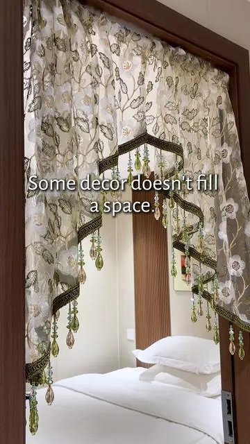 Some details don't just decorate a room.​
 They change the whole feeling of it. ✨🤍​
 #homedecor #cozyhome #vintagehome #renterfriendly #tiktokmadebuyit 