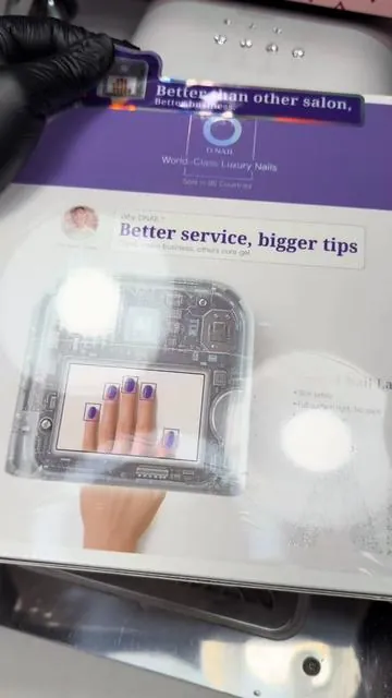 Esta nueva lámpara 💅🏻 con inteligencia artificial ya trae la batería 🔋 incluida. @ONAIL  #ia #inteligenciaartificial #lamp #manicurista #ONAIL 