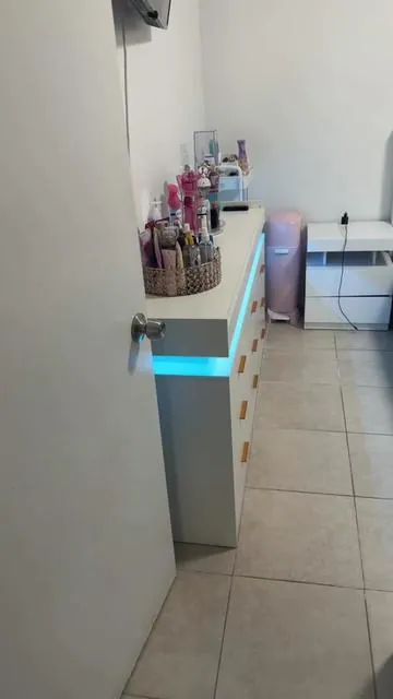 ✨ 9 Gavetas Grandes 💡 Luces LED Modernas 🏠 Ideal para Dormitorio 🤍 Diseño Elegante 📦 Mucho Espacio de Almacenamiento #tiktokshop #homeorganization #homemakeover #tiktokmademebuyit #organizacion 