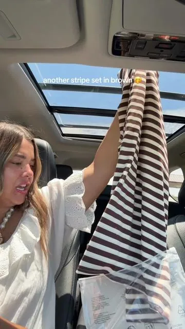 brown and cream + a striped matching set?? YES PLEASE #stripes 