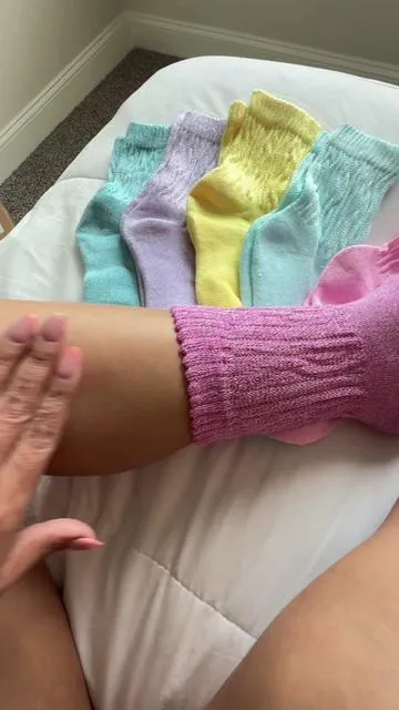 Medias de bambú diseñadas para personas con diabetes, neuropatía, mala circulación o pies sensibles. Son súper suaves, transpirables y no aprietan la pantorrilla, brindando mayor comodidad. #diabeticsocks #neuropathyrelief #healthyfeet #tiktokmademebuyit #dealsforyoudays 