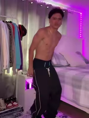 #mensfashion #tiktokshopcreatorpicks #sweatpants #baggypants #trackpants 