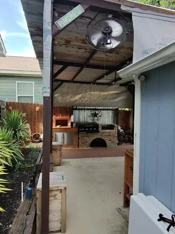 The Vevor fan with misting was a great addition to the patio from @VEVOR Store #elcompadresbar #raybanmeta #vevortools #vevor #fathersday 