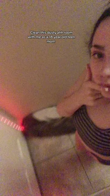 Clean my room with me! #commission #freesample #viralvideo #fypシ #blowthisup 