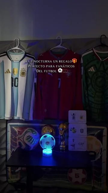 Increíble luz nocturna un regalo perfecto para fanáticos de futbol #futbol⚽️ #parati #Foryou #siuuuu 