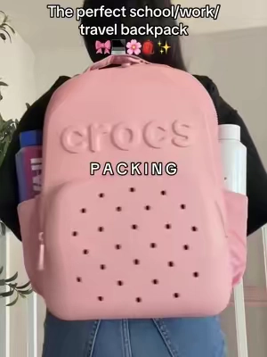 Has a laptop slip & holds all the essentials for school, work & travel 🤩🎒 #crocs #crocsbackpack #backpack #summerwins #dealsforyoudays 