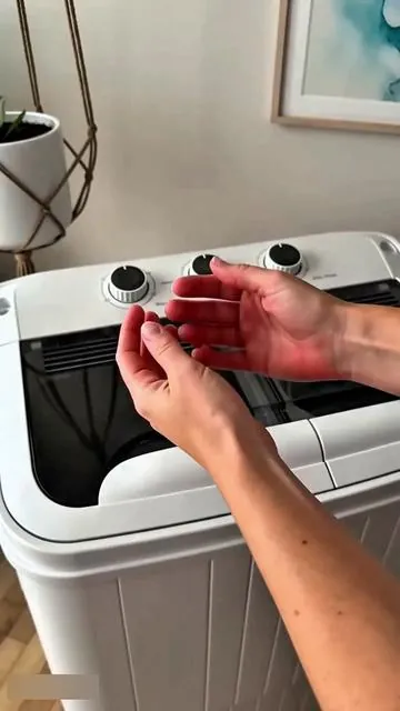 My hands used to be so rough and dry. Ever since I got this washing machine, I’ve had more time to take good care of myself.#INTERGREAT #largecapacity  #selfcareroutine #roughhands #washingmachine #amazonfinds #homemusthaves#portablewashingmachine #tiktokmademebuyit #fyp #spacesaving #apartmentliving  #washer #laundryhack
