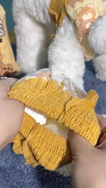 super absorbent… and it holds everything without leaking#doglife #dogtok #foryoupage #dogmomma #summervibes☀️ #dogwrappingpaper #dogmomsoftiktok #dogdiapers #dogtraining