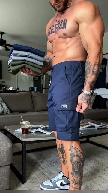 Not too tight, super figure-friendly shorts#tiktokshop #tiktok #fyp #springglowup #menfashionstyle 