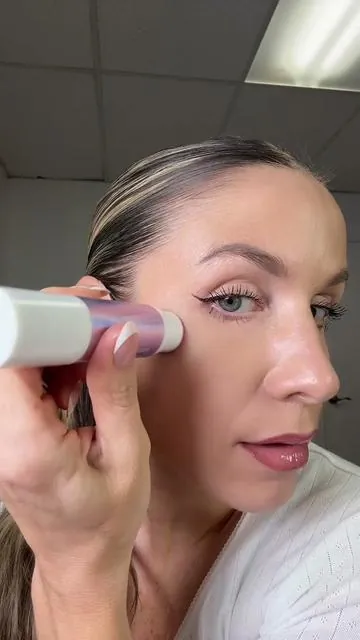 🤎💕NEW dual-ended maracuja multisticks from @tarte cosmetics are INCREDIBLE ✨ so so creamy and blendable with the prettiest finish on the skin! #tartecosmetics #maracujamultistick #creamblush #creambronzer #blushandbronzer 