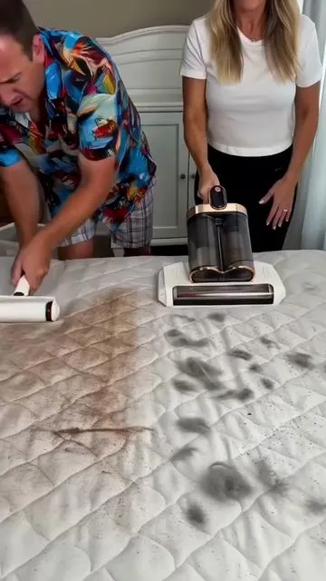 Lint Roller vs Mattress Vacuum 😂 #MattressVacuum #BedCleaning #CleaningTok #DeepCleaning #CleanHome #TikTokShop

