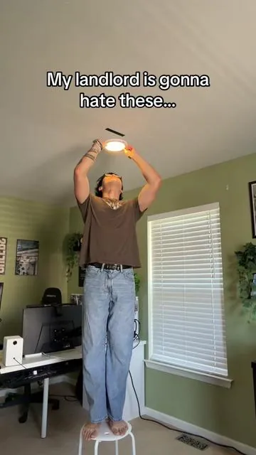 Stick on ceiling lights #ledlight #ceilinglight #homelight #homelighting #rentershack 