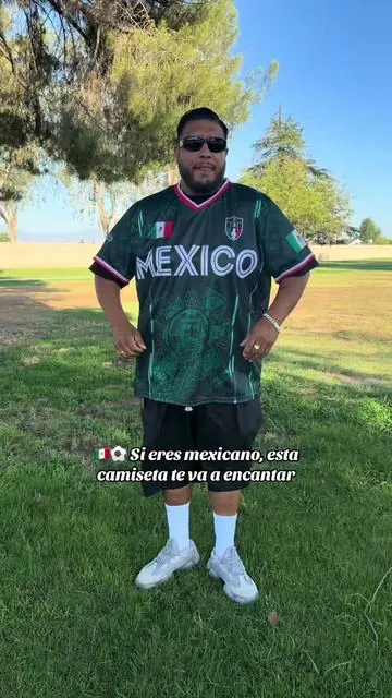 No es una camiseta cualquiera 🇲🇽🔥 El diseño está lleno de detalles inspirados en la historia y cultura de México. Perfecta para apoyar, celebrar y representar con orgullo. 💚🤍❤️ #SoyMexicano #MexicoLindo #OrgulloDeMexico #Mexico2026 #fifa2026 
