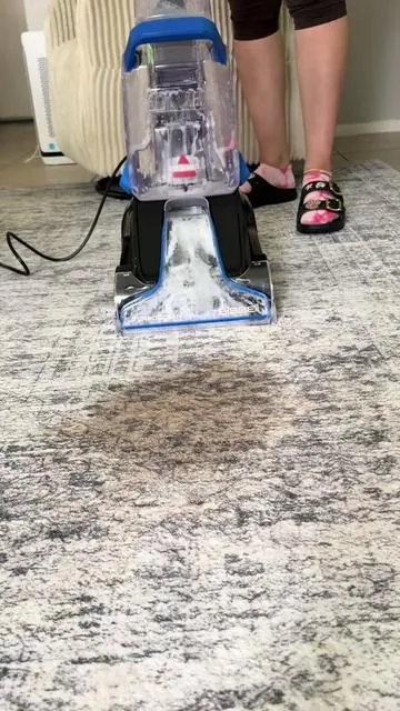 Está limpiadora de alfombras de la marca Bissell es súper buena y ahorita @QVC, Inc la tiene súper económica #bissell #dealsforyoudays #summervibes 