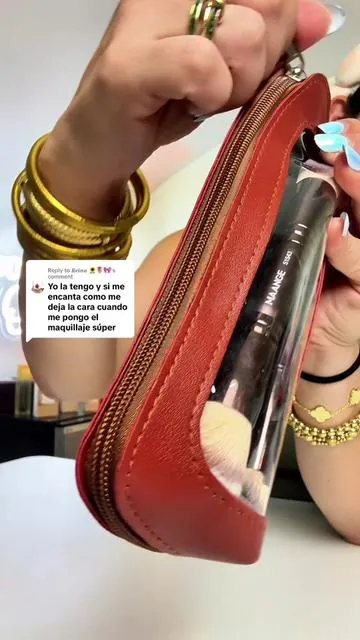 Replying to @𝑹𝒆𝒊𝒏𝒂 🌻🌷🎀 Si todavía te maquillas con las mismas 2 brochas de siempre… necesitas ver esto 😍✨ 13 brochas + estuche elegante para lograr un maquillaje mucho más pulido sin gastar una fortuna. #MakeupBrushes #MakeupTools #MakeupRoutine #summervibe #dealstoryoudays 