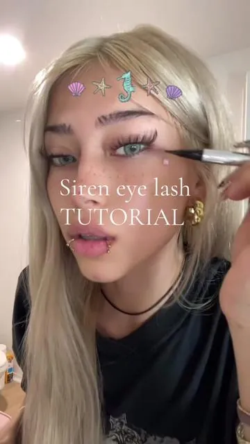 they’re dark  brown lash clusters 🧚 #brownlashes @VEYESBEAUTY 