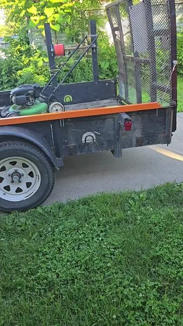 Trailer owners, this is one of those upgrades that makes you wonder why the gate wasn’t like this from the start. Less fighting, less strain, and way easier loading days. #lawncaretrailer  #VEVOR  #tailgateassist  #dealsforyoudays 