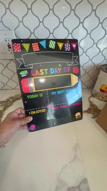 So cute 🥰 #foryoupage #schoosign #firstdayofschoolboard 