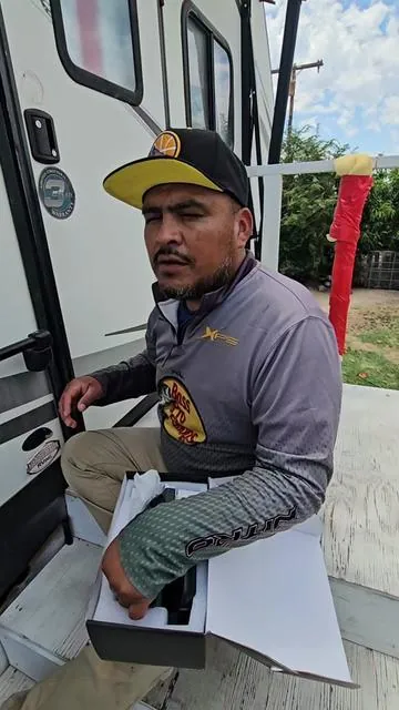 Manija de entrada sin llave para cerradura de puerta de RV | Teclado y 2 controles remotos | Se adapta a remolques de viaje, caravanas y quintas ruedas#titoshow #rvlife #traveltailer #campinglife #titoshowfinds 