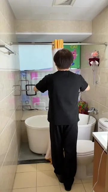 Ahora Entiendo Por Qué Es Tan Popular🤔#hooklessshowercurtain #homefinds #showercurtain #tiktokfind #easyinstall 