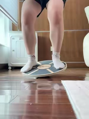 This thing is my absolute favorite thing lately #mobility #flexible #mobilitytraining #balance #balancedtraining 