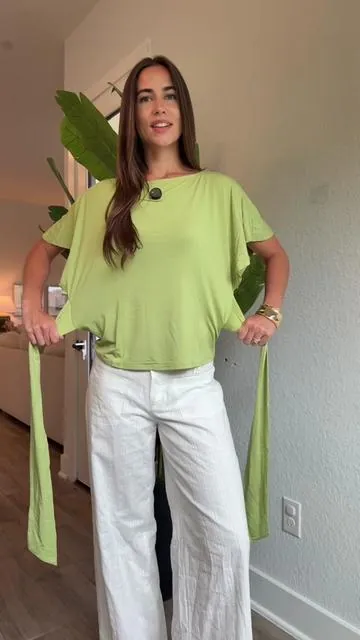 this green is one of my favs  #cutetops #dealsforyoudays #summeroutfits #summeroutfitinspo #flatteringtops 