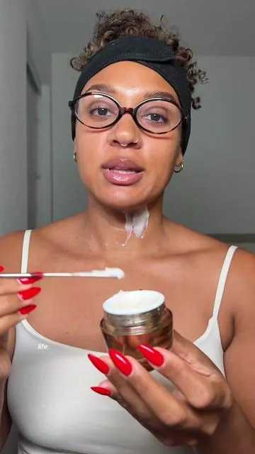 in Nia Long we trust 🫡 #nialongneckcream #nialong #esteelauder #antiagingskincare #dealsforyoudays @Estée Lauder @The Estée Lauder Store 