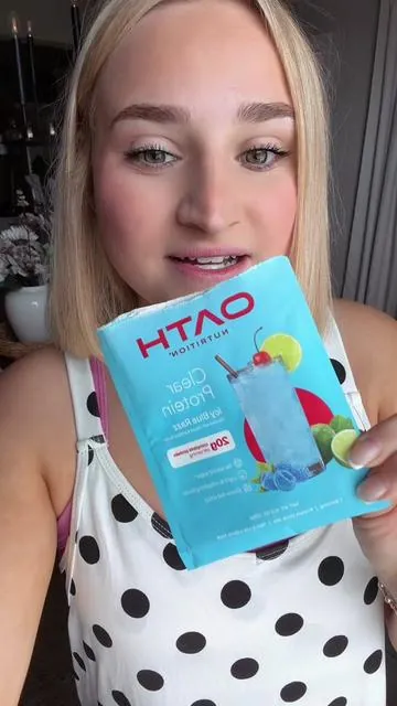 I give it a 10/10!! There is no weird protein flavor in it definitely is a sour lemonade vibe!!!! I love it!!! 😍🤌🏻💓✨🎀⚡️