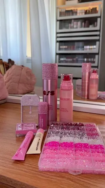 all pink bedazzling kit🩷 for the pink girlie’s! #bedazzled #bedazzle #bedazzledmakeup #fypツ #pinkmakeup 