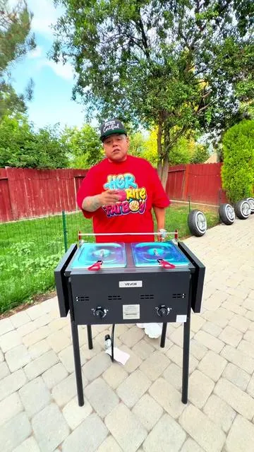 Outdoor deep fryer 🍗 🤤  #deepfry #outdoordeepfryer #outdoorcooking #deepfryer #dealsforyoudays 