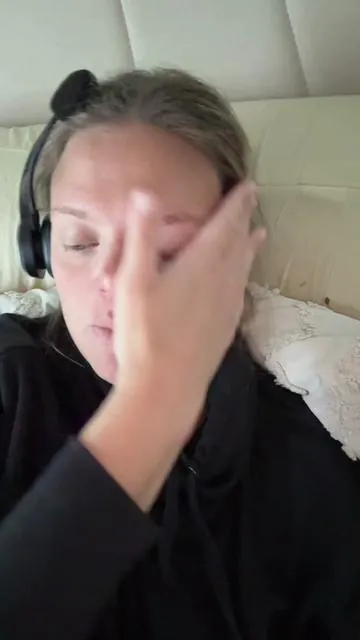 Requires no external power source & come with cords for USB, USBc & HDMI. Does kind of eat up battery but worth it in my opinion. So if you don’t want to be chained to a desk this summer snag this one! #WFH #corporatelife #dealsforyoudays #summerwins #portablemonitor 