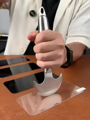 A film is directly full of security 🛡️ It is not easy to scratch in daily use, and the touch is particularly comfortable.#tiktok #fyp #tiktokshop #Transforminggoldsteelscreenprotector 