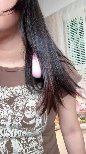 Unlike those useless neck fans that barely move any air, this upgraded version actually keeps you cool. 🔥#NeckFan #PortableFan #BladelessFan #BeatTheHeat#TikTokShopDealsforYouDays