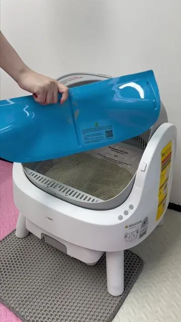 Raising long-haired cats means fur always sticks to litter waste, adding extra cleaning work. PetPivot has smooth inner walls and instant auto-cleaning. It reduces fur adhesion effectively. You can spend less time on messy follow-up cleaning and more time playing with your cat.#superbrandday #DealsforYouDays #SummerWins #summeressentials#PetPivot