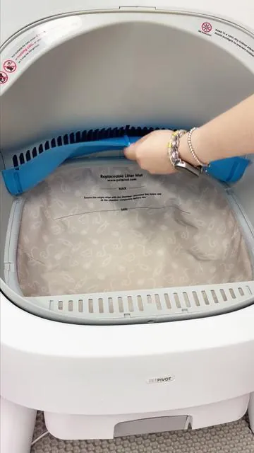 Every little detail matters when we love our cats deeply. A clean litter box is basic care for them. PetPivot always maintains a hygienic space for my cat. It’s not just a pet gadget, but a way for me to express my love. Simple as it is, it makes our daily time together much nicer.#superbrandday #DealsforYouDays #SummerWins #summeressentials#PetPivot