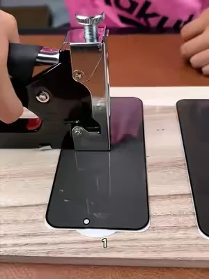 It not only protects the screen, but also protects your user experience✨ Smooth, scratch-resistant, high-definition and bright for a long time#tiktokshop #iphone #fyp #Transformersprotectivefilm 