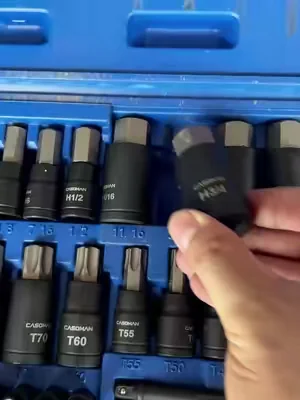 ¡Este juego de 71 piezas es un auténtico «truco» para tu caja de herramientas! ⚡ Deja de malgastar dinero buscando tamaños poco comunes de llaves hexagonales y Torx: aquí lo tienes todo. 💪 Un solo kit lo soluciona todo, incluso los tornillos más difíciles. Trabaja más rápido, de forma más inteligente y más limpia. #mechaniclife #tooltok #carhacks #DIYCarRepair #impacttools