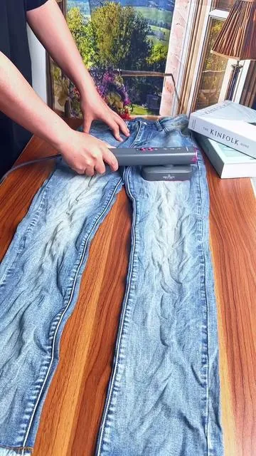 Your travel outfits deserve to look this crisp. Pack this portable steamer and stay wrinkle-free wherever you go. ✈️👜#viral#Summervibes#ironing #steamer#DealsForYouDays
