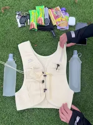 Come and grab your running vest!#runningvest #Zelvot #runninggear #OutdoorGear #hydrationvest 